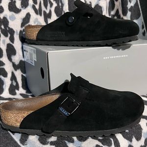 Birkenstocks 36 soft velvet slip-ons $115